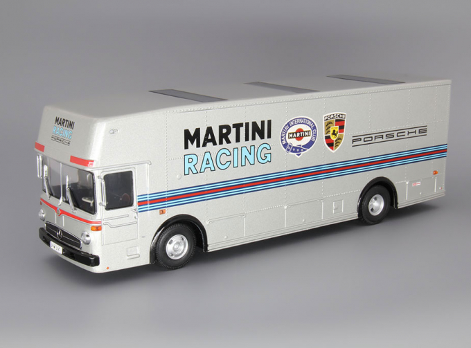 MERCEDES-BENZ Renntransporter Porsche, silver