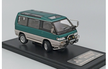 MITSUBISHI Delica Star Wagon 4WD (1990-1999), green metallic / silver