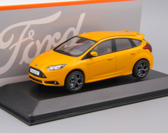 FORD Focus ST tangerine scream (2012), orange