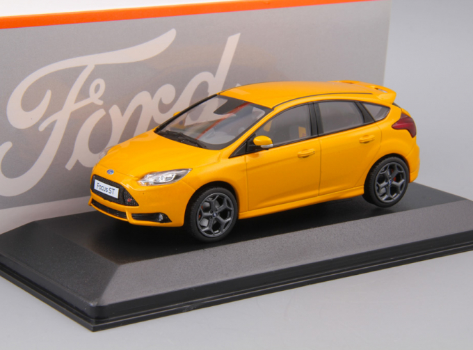 FORD Focus ST tangerine scream (2012), orange