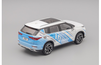 MITSUBISHI Outlander (2023), white / light blue
