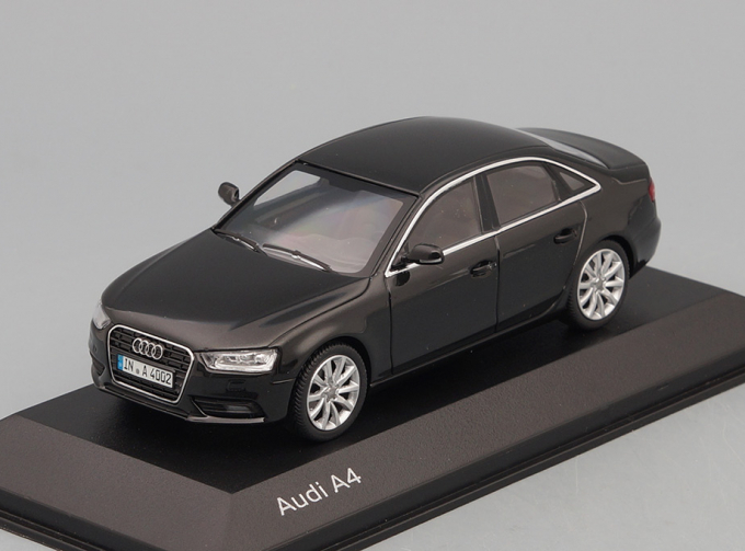 AUDI A4 (2012), phantom black