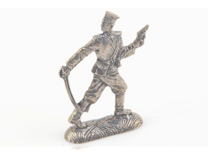 Русский офицер в бою