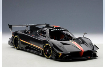 PAGANI Zonda Revolution 2013 (black carbon fiber)