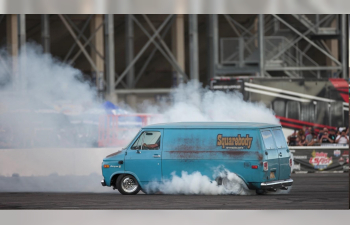 CHEVROLET G10 Van (1973), Blue Rusted Smoke Box