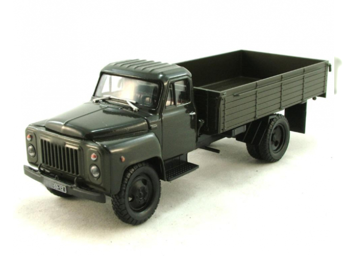 Горький 53-12 бортовой, грязно-зеленый