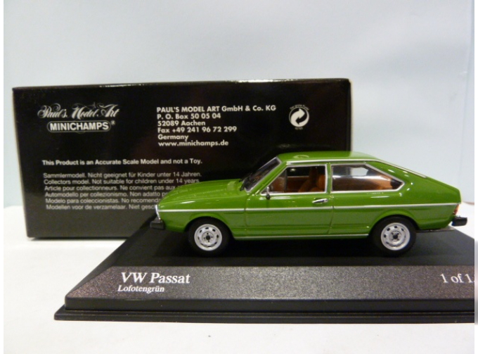 VOLKSWAGEN Passat (1975), green