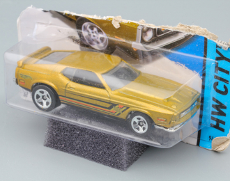 FORD Mustang Mach 1, gold