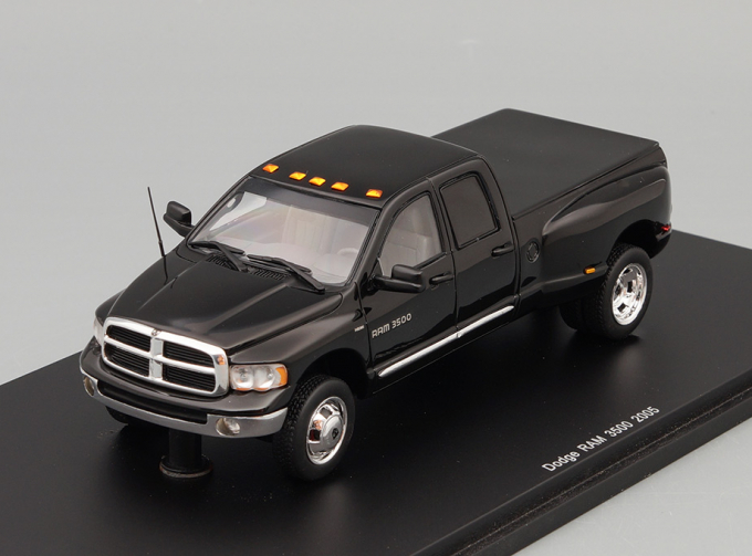 DODGE RAM 3500 (2005), black