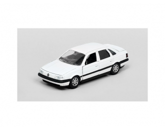 VOLKSWAGEN Passat B3, white