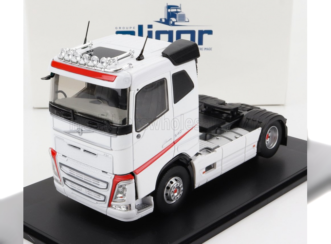 VOLVO FH4 540 TRACTOR TRUCK 2-ASSI (2020), WHITE RED