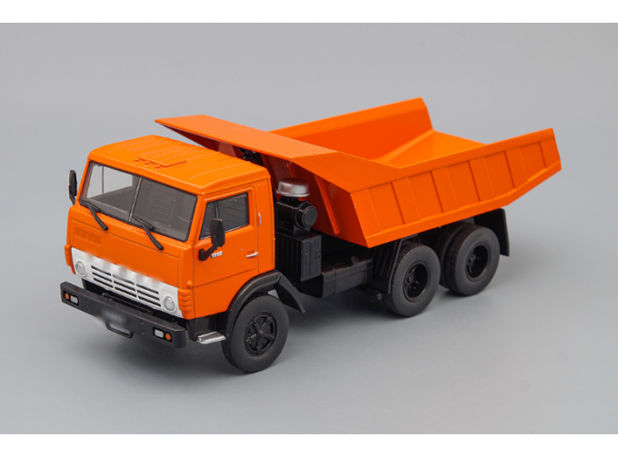 КАМАЗ 55111 Самосвал, Автомобиль на службе 70, оранжевый