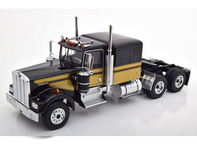 KENWORTH W900, schwarz/gold