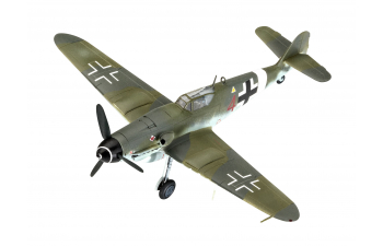 Сборная модель Combat Set истребитель-низкоплан Bf109G-10 и Спитфайр Mk.V