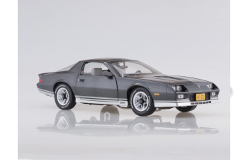 CHEVROLET Camaro Z/28 (1982), charcoal