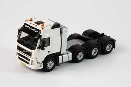 VOLVO FM Globetrotter 8x4, White Line 1:50, белый