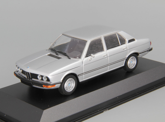 BMW 520 E12 (1972), silver