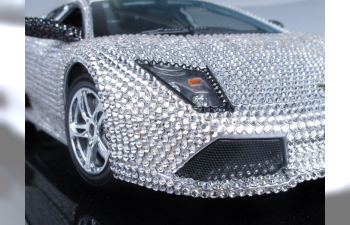 Lamborghini Murcielago LP640, украшенная 7668 кристаллами Swarovski