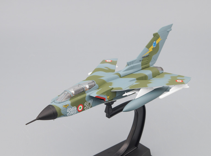 "Tornado" IDS 156° Gruppo Volo "Le Linci" Aeronautica Militare Italiana 1990 (модель 186г 16,5x24,7x6см)