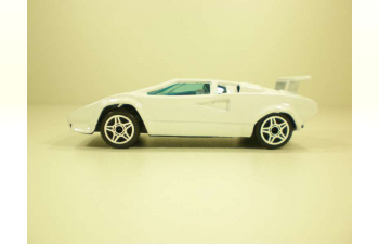 LAMBORGHINI Countach 5000, белый