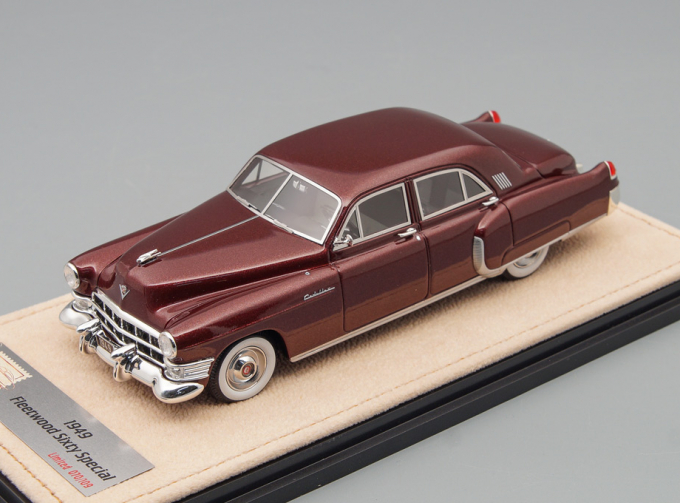 CADILLAC Fleetwood 60 Special (1949), Maeira Maroon Metallic