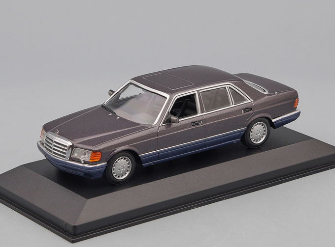 MERCEDES-BENZ 560 SEL (1990), purple metallic