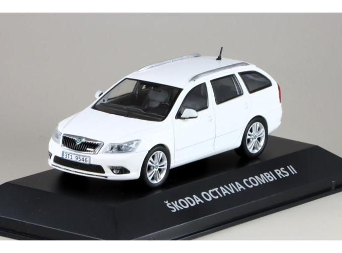 SKODA Octavia Combi RS II FL (2011), white
