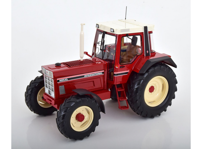 INTERNATIONAL 1455 Xl Tractor (1989), Red White