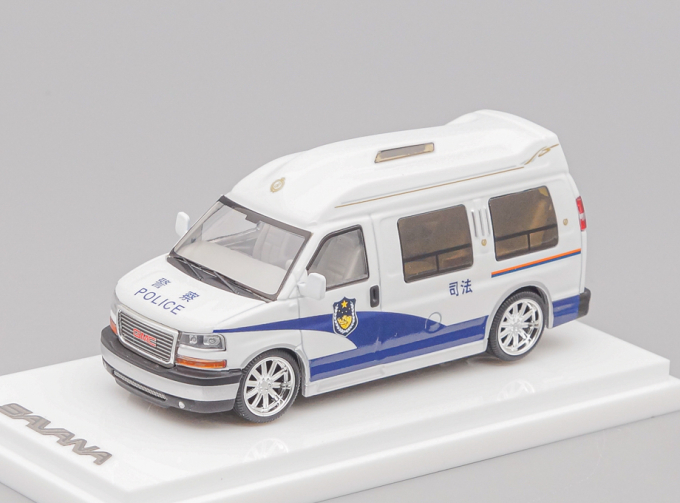GMC Savana, white