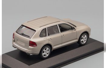 PORSCHE Cayenne Turbo 2002, beige metallic