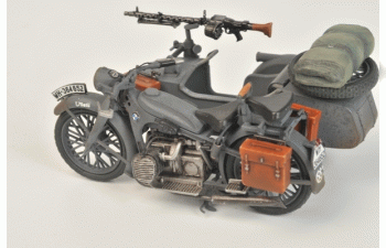 Сборная модель Немецкий мотоцикл БМВ Р-12 с коляской и экипажем