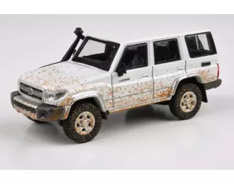 TOYOTA Land Cruiser 76 Off Road Lhd (2017), White Mud