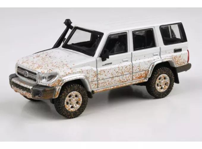 TOYOTA Land Cruiser 76 Off Road Lhd (2017), White Mud