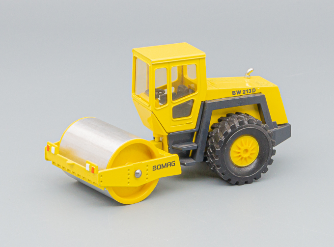 Виброкаток BOMAG BW 213D, yellow