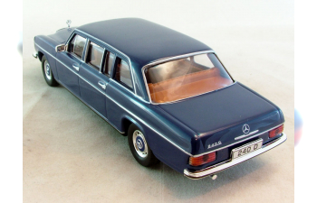 MERCEDES-BENZ 240 D Long (1973), Mercedes-Benz Offizielle Modell-Sammlung 59, blue