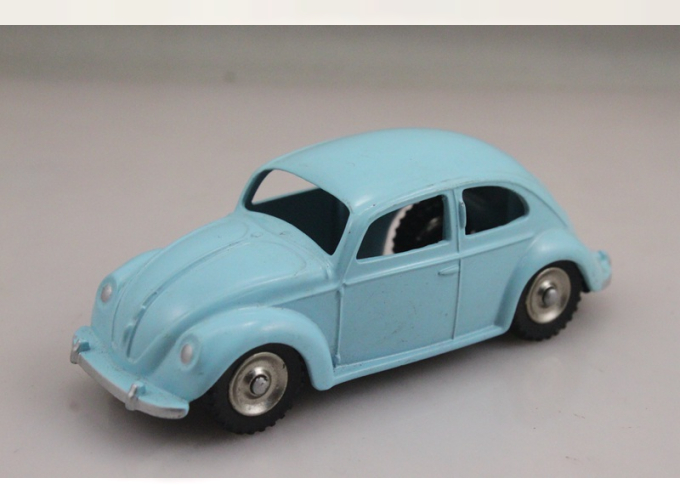 VOLKSWAGEN Beetle, light blue