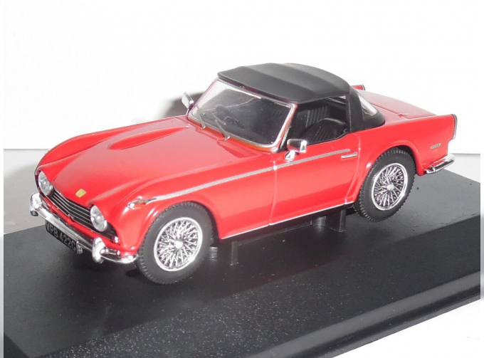 TRIUMPH Tr5 Cabriolet Closed (1967), Red Black