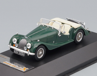 MORGAN 4/4 (1974), green