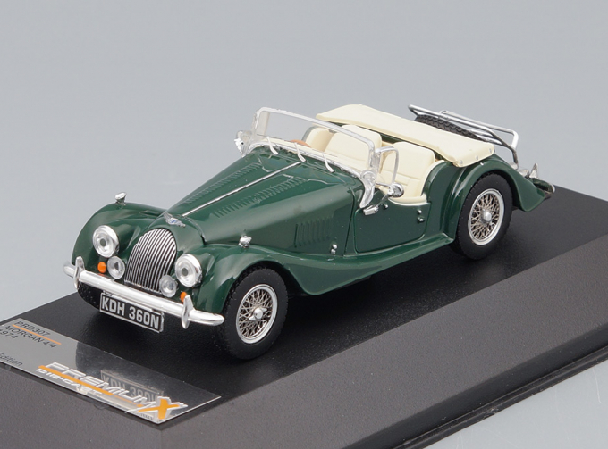 MORGAN 4/4 (1974), green