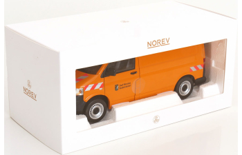 VOLKSWAGEN T5 VAN Transporter (2003), orange