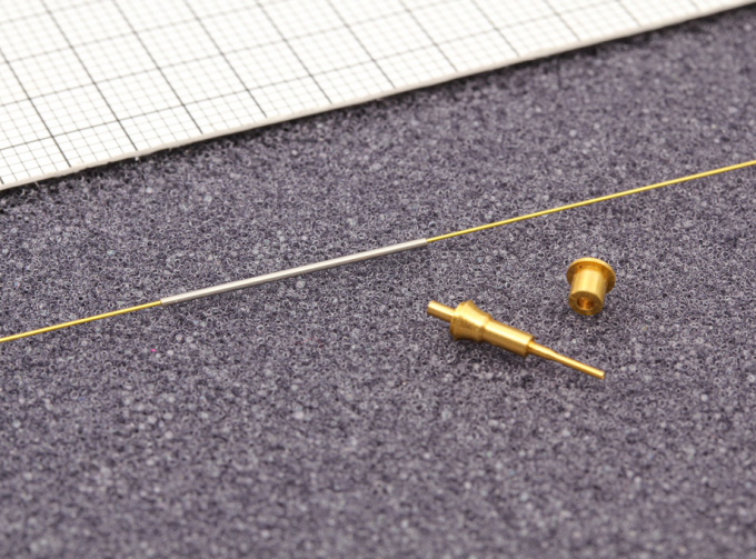 Антенный ввод (радиостанции Р-168) и антенна для современной бронетехники России, после 2005 года: Т-72, 90 и др.