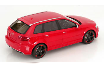 AUDI RS3, red