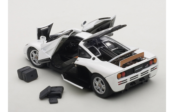 McLaren F1 Road Car Short Tail 1994 (white)