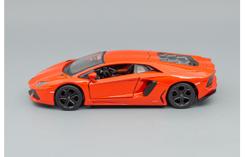 LAMBORGHINI Aventador Coupe LP 700-4, Orange