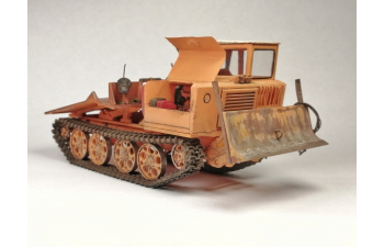 Трактор ТДТ-55а оранжевый со следами эксплуатации