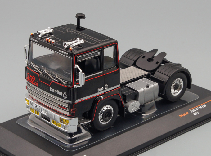 BERLIET TR 350 towing vehicle (1978), black silver red