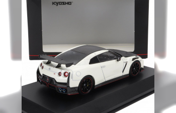 NISSAN Gt-r Nismo (2024), White Black