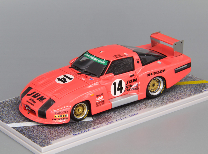 MAZDA RX-7 254 FUJI #14 (1982), pink