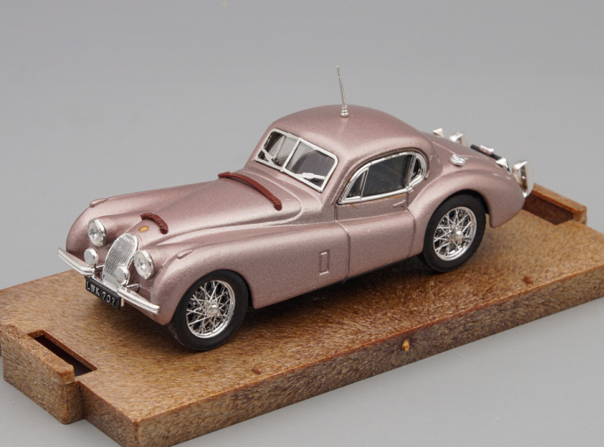 JAGUAR 3,5 Litri (1948), purple