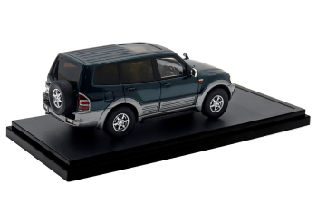 MITSUBISHI Pajero Long Super Exceed DI-Diesel 3200 (1999), Foresta Green / Queen's Silver